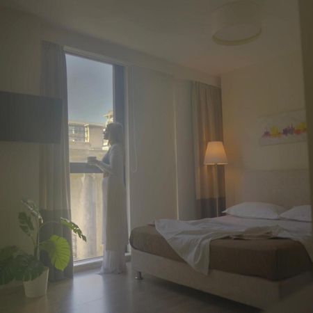 Tins Boutique Suites Athènes Extérieur photo