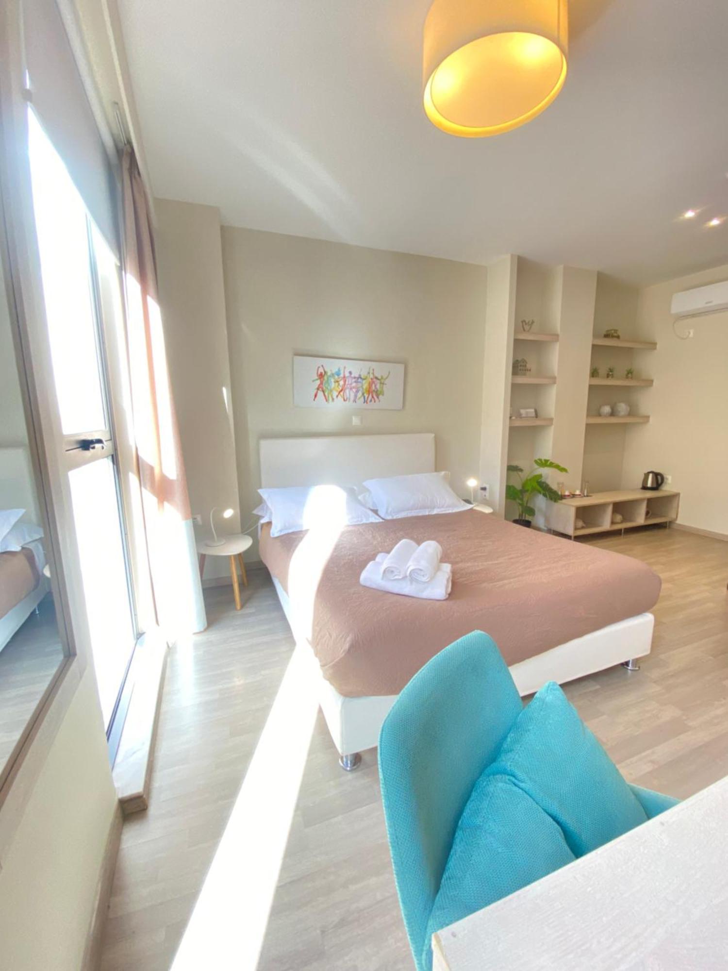 Tins Boutique Suites Athènes Extérieur photo