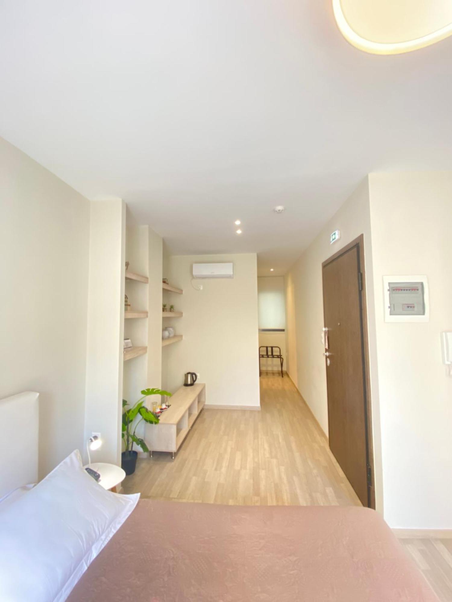 Tins Boutique Suites Athènes Extérieur photo