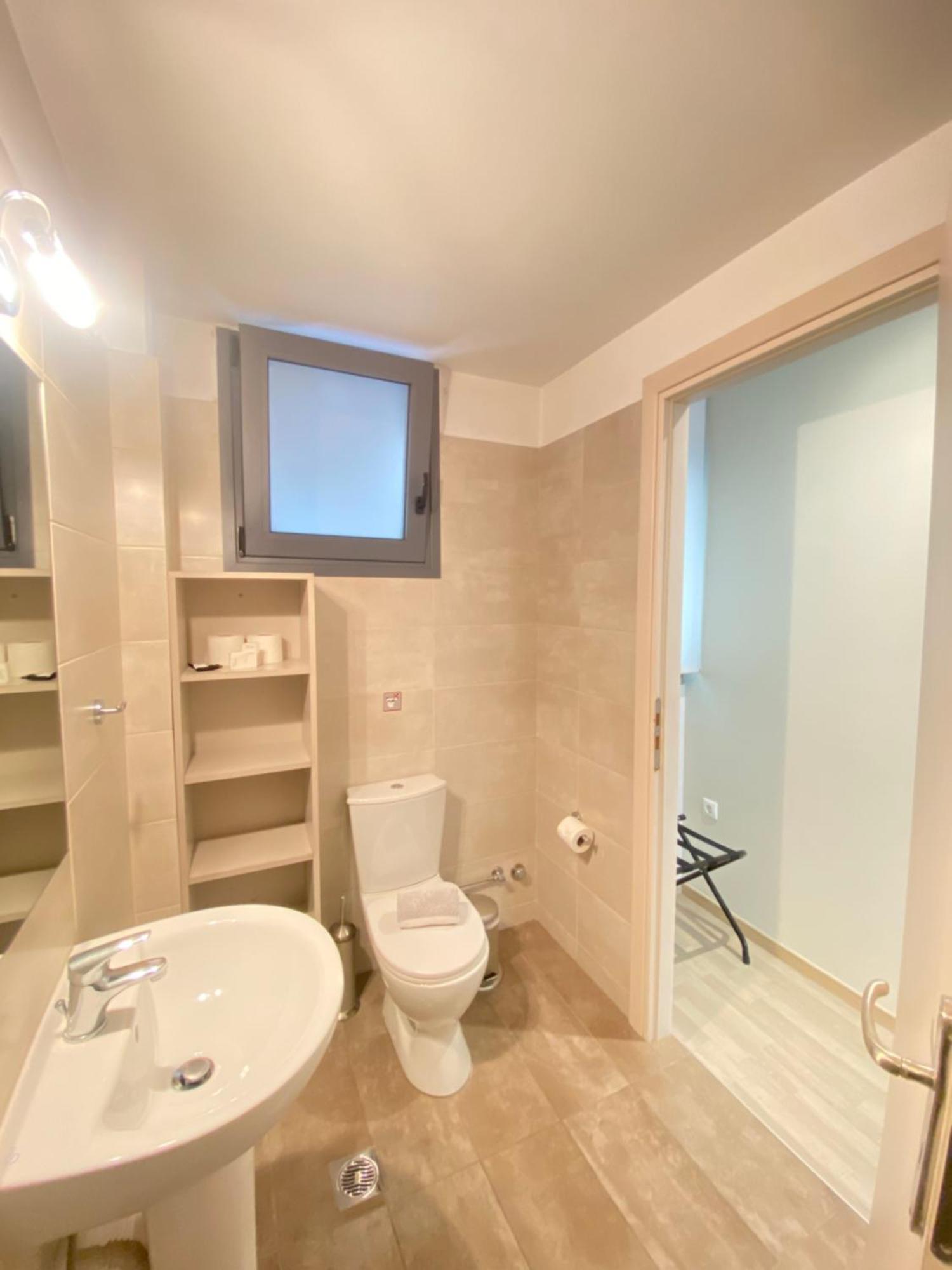 Tins Boutique Suites Athènes Extérieur photo