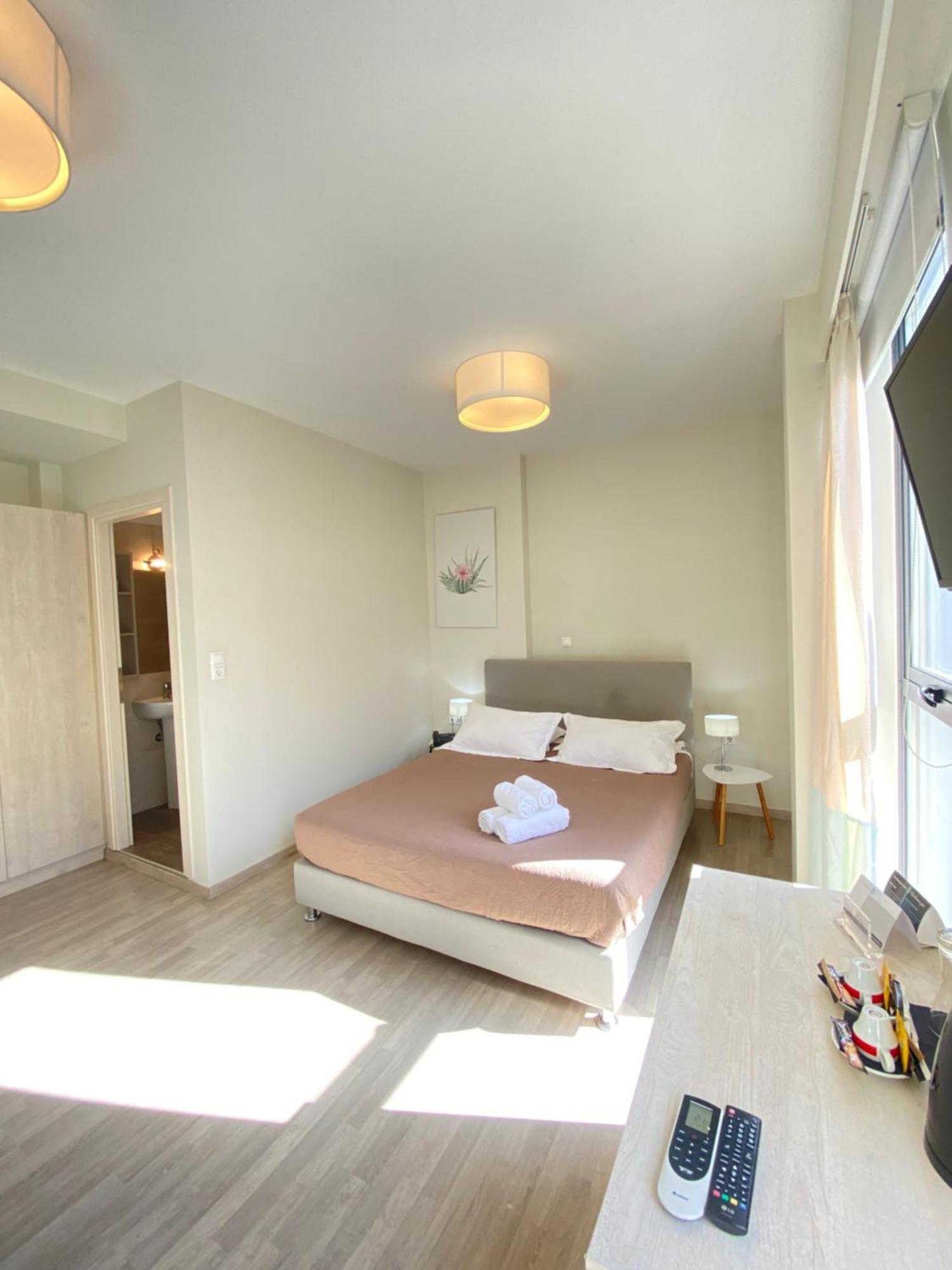 Tins Boutique Suites Athènes Extérieur photo
