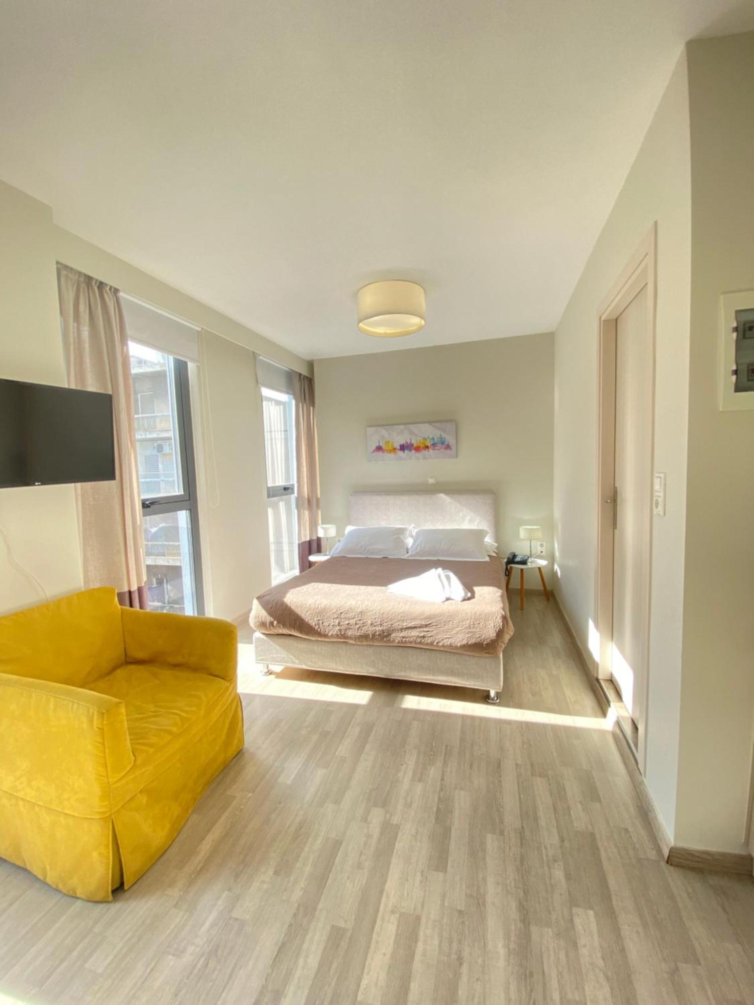 Tins Boutique Suites Athènes Extérieur photo