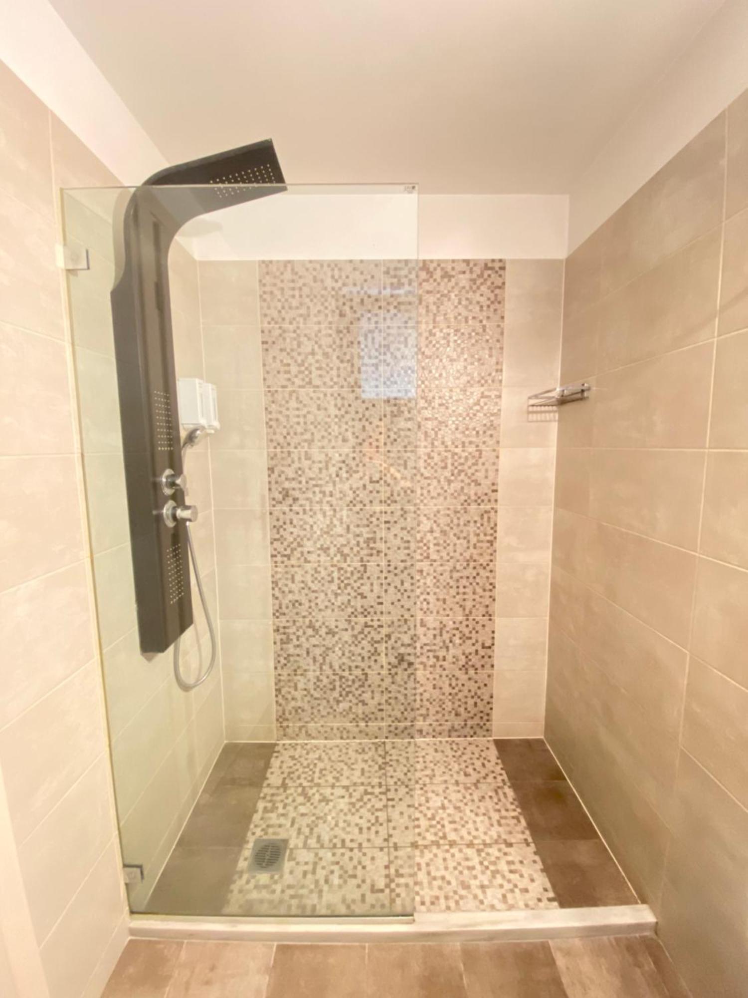 Tins Boutique Suites Athènes Extérieur photo