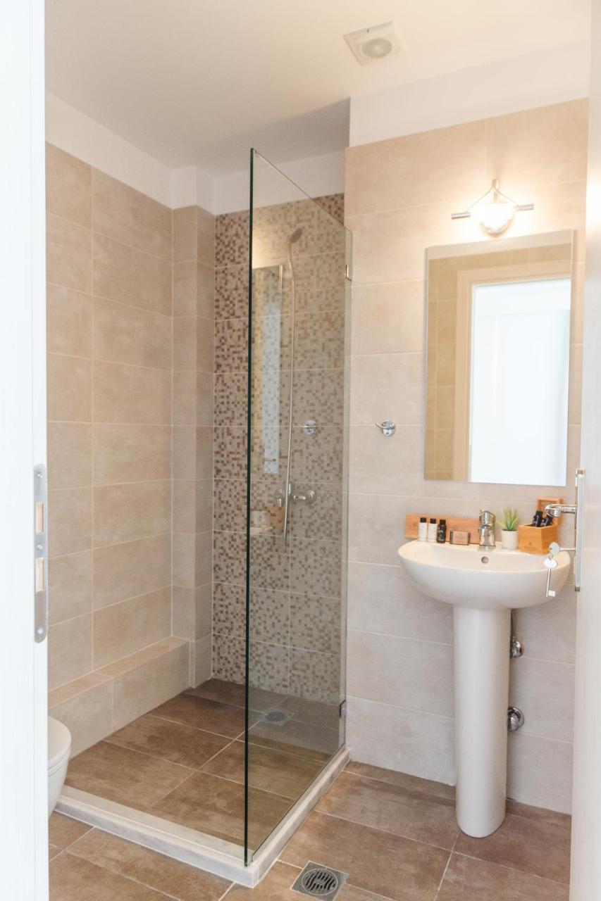 Tins Boutique Suites Athènes Extérieur photo